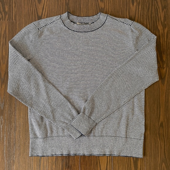 Everlane - Organic Cotton Crewneck Sweater - Picture 1 of 4